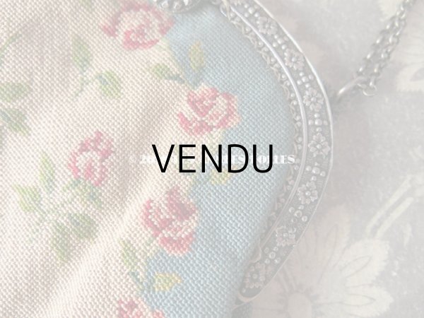 画像8: 19世紀末 アンティーク  オモニエール 薔薇模様 ニードルポイント シルバー製のフレーム (8)