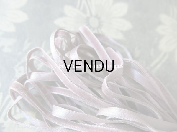 画像9: 19世紀末 アンティーク シルク製 極細 ベルベットリボン  ダブルフェイス 5mm幅 ラベンダー (9)