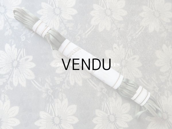 画像3: 19世紀末 アンティーク シルク製 極細  5mm幅 ベルベットリボン 7.9〜10m  ダブルフェイス  オリーブグリーン (3)