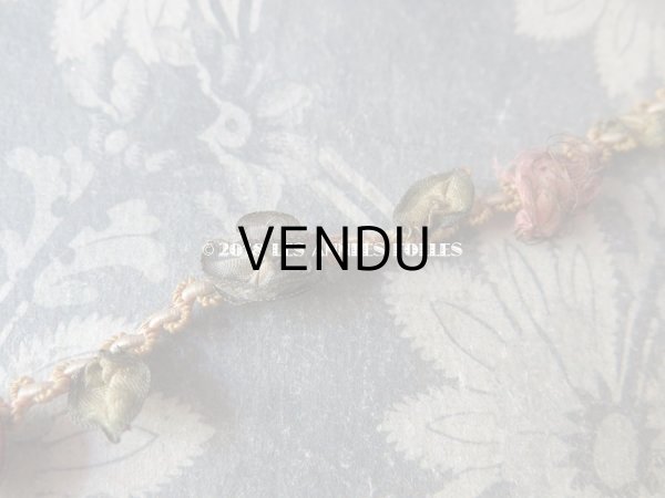 画像3: 19世紀末 アンティーク メタル糸 & シルク製 ロココトリム 4色の薔薇 ロココリボン 60cm (3)