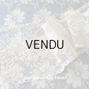 画像: アンティーク 花模様のレース バルブ・ド・ボネ