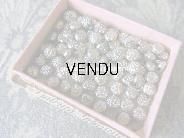 画像6: 1900年代 アンティーク ガラスの蓋の紙箱 スフレビーズ入り - AUX GALERIES LAFAYETTE - (6)