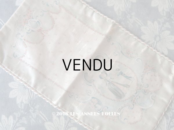 画像4: 19世紀 アンティーク 薔薇のガーランドのシルク製ポシェット お菓子袋 - Pâtisserie SEUGNOT PARIS - (4)