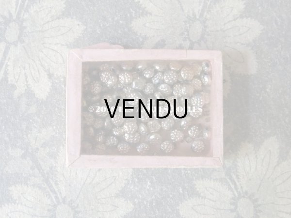 画像3: 1900年代 アンティーク ガラスの蓋の紙箱 スフレビーズ入り - AUX GALERIES LAFAYETTE - (3)