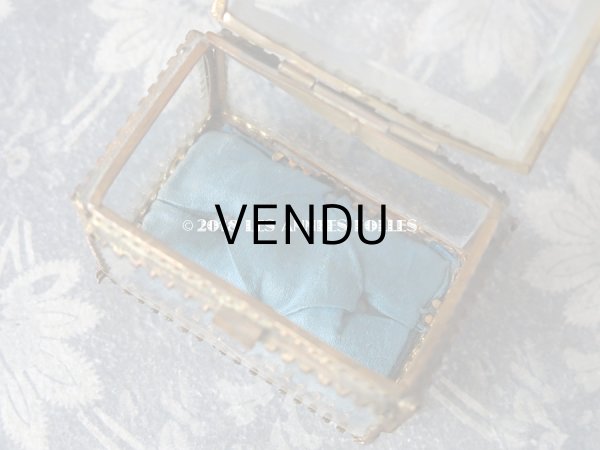 画像4: アンティーク ジュエリーボックス　スモーキーブルーのクッション (4)