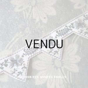 画像: 19世紀末 アンティーク シルク製 トリム ジャガード織の花模様 1.53〜1.9m