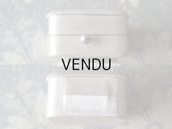 画像4: アンティーク 小さなジュエリーボックス オフホワイトのシルクサテン (4)