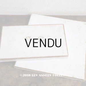 画像: ＊蚤の市セット＊ 19世紀末 アンティーク 結婚式用ハンカチの紙箱 2点セット ゴールドの美しいモノグラム【 IE 】入り　