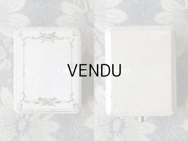 画像4: アンティーク リボン＆リーフの金彩入り  指ぬき用 ジュエリーボックス オフホワイト (4)