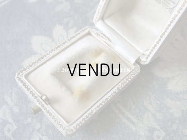 画像8: アンティーク リボン＆リーフの金彩入り  指ぬき用 ジュエリーボックス オフホワイト (8)