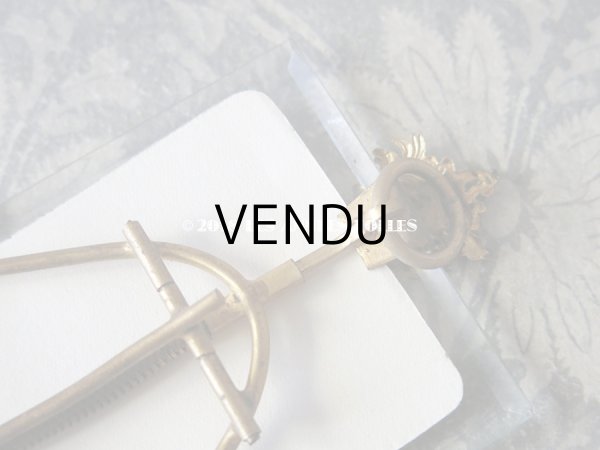 画像5: アンティーク フォトフレーム モノグラムのメダイヨン ロカイユ装飾 (5)