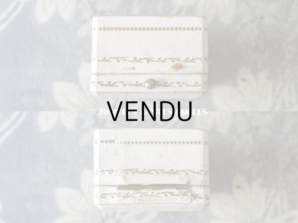 画像5: アンティーク リボン＆リーフの金彩入り  指ぬき用 ジュエリーボックス オフホワイト (5)