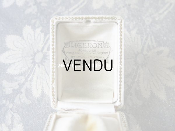 画像9: アンティーク リボン＆リーフの金彩入り  指ぬき用 ジュエリーボックス オフホワイト (9)