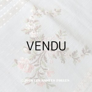 画像: 18世紀 アンティーク シルク製 ファブリック 手刺繍 薔薇とリボンのガーランド　