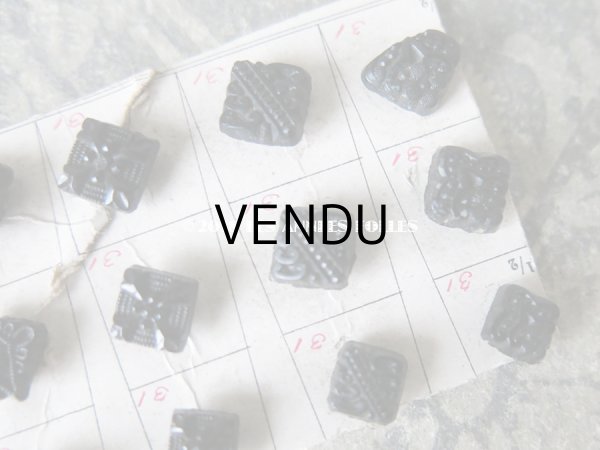 画像6: 1900年代 アンティーク 小さなボタンのサンプラー フレンチジェット  6〜8mm 21ピース (6)