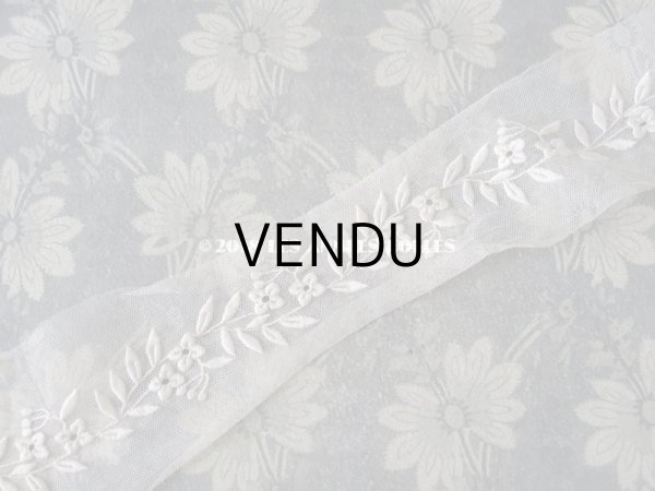 画像3: 1930年代 アンティーク 花模様の刺繍入り 幅広 チュールレース  (3)