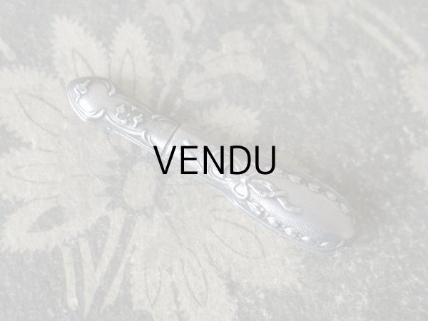 画像9: 1930年代 アンティーク シルバー製 リボン柄のソーイングセット 裁縫道具 (9)