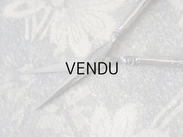 画像13: 1930年代 アンティーク シルバー製 リボン柄のソーイングセット 裁縫道具 (13)