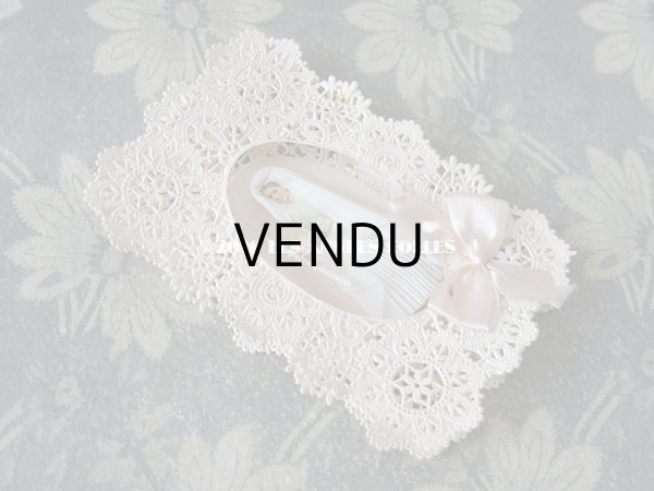 画像3: アンティーク  初聖体 立体のカニヴェ コミュ二オンの少女  (3)