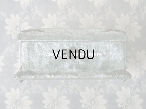 画像3: 19世紀末 アンティーク グレイッシュグリーンの裁縫箱 金具＆脚付き (3)