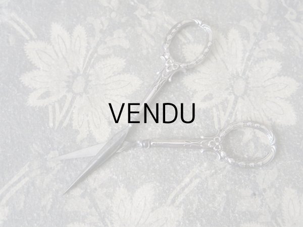 画像12: 1930年代 アンティーク シルバー製 リボン柄のソーイングセット 裁縫道具 (12)