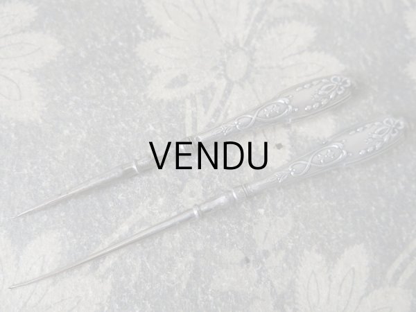 画像7: 1930年代 アンティーク シルバー製 リボン柄のソーイングセット 裁縫道具 (7)