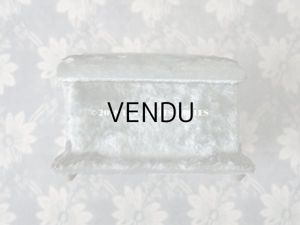 画像5: 19世紀末 アンティーク グレイッシュグリーンの裁縫箱 金具＆脚付き (5)