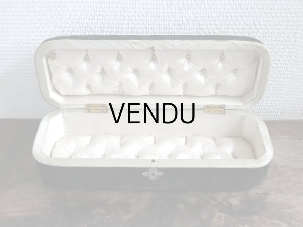 画像4: 19世紀 アンティーク 薔薇のブーケのリボン刺繍入り グローブボックス  ダークブルーのベルベット (4)