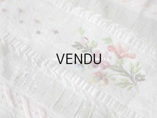 画像5: 18世紀 アンティーク シルク製 ファブリック 薄紫の花とピンクのリボン 37×70cm (5)