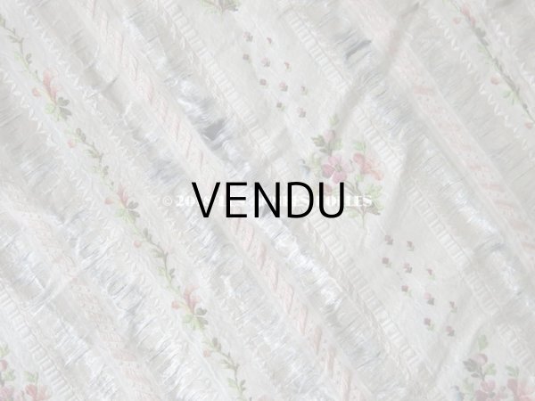 画像3: 18世紀 アンティーク シルク製 ファブリック 薄紫の花とピンクのリボン 37×70cm (3)