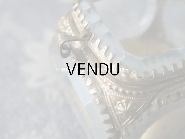 画像14: アンティーク 小さなジュエリーボックス　淡いマスタードカラーのシルク製クッション (14)