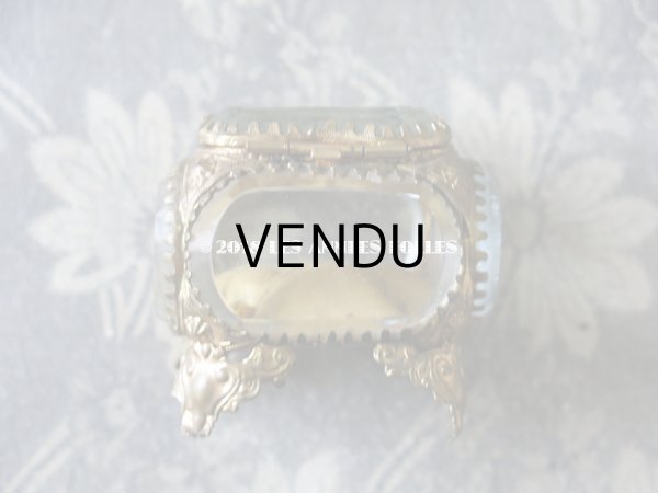 画像7: アンティーク 小さなジュエリーボックス　淡いマスタードカラーのシルク製クッション (7)