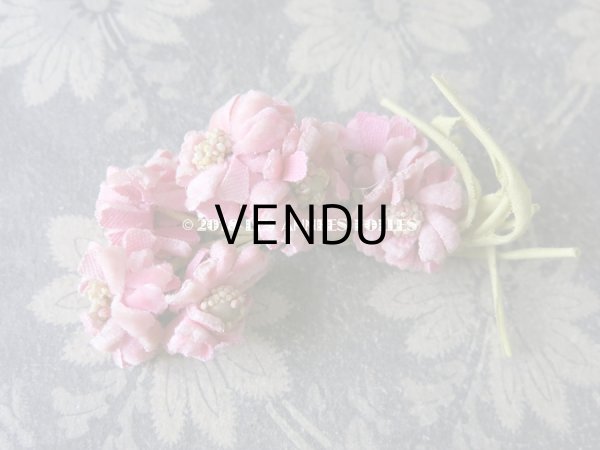 画像4: アンティーク ピンクのベルベットの花のコサージュ (4)