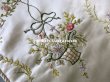 画像6: アンティーク シルク製 ハンキーケース 薔薇の花かご & ガーランド リボン刺繍  ハンカチ用ポシェット  (6)