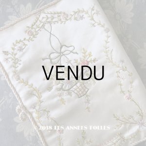 画像: アンティーク シルク製 ハンキーケース 薔薇の花かご & ガーランド リボン刺繍  ハンカチ用ポシェット 