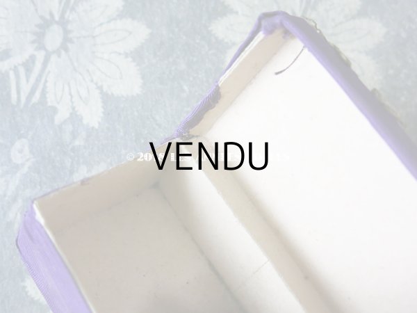 画像8: 【クリスマスセール2018対象外】 19世紀末 アンティーク　ロココトリムの小さなお菓子箱　シルク製 (8)