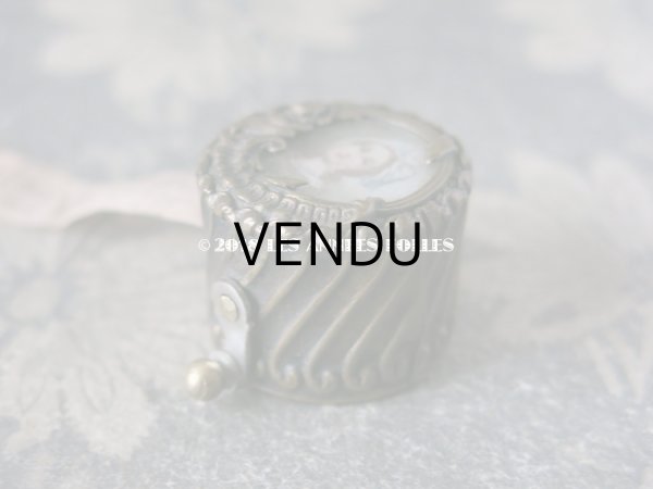 画像7: 【クリスマスセール2018対象外】 1900年代 アンティーク メジャー 少女の肖像画 (7)