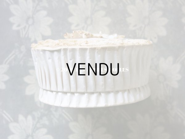 画像9:  【クリスマスセール2018対象外】 アンティーク ワックスフラワー付　ドラジェのお菓子箱 バテム レースペーパー付 (9)