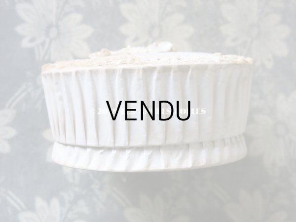 画像8:  【クリスマスセール2018対象外】 アンティーク ワックスフラワー付　ドラジェのお菓子箱 バテム レースペーパー付 (8)