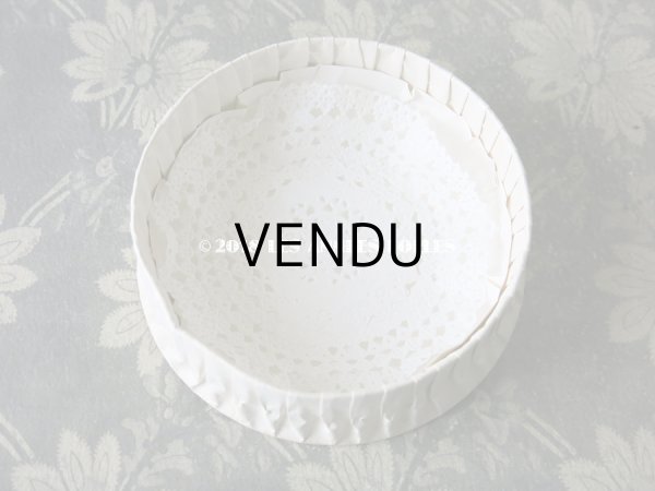 画像6:  【クリスマスセール2018対象外】 アンティーク ワックスフラワー付　ドラジェのお菓子箱 バテム レースペーパー付 (6)