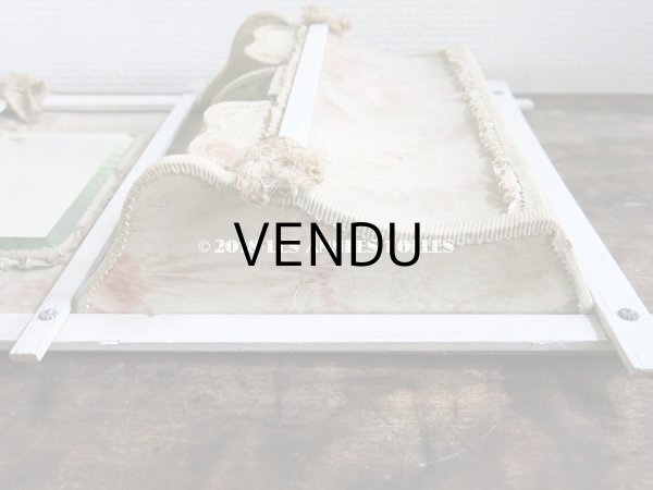 画像11: 1900年代 アンティーク　カルトナージュのラック ミラー付 フリル＆薔薇模様 (11)