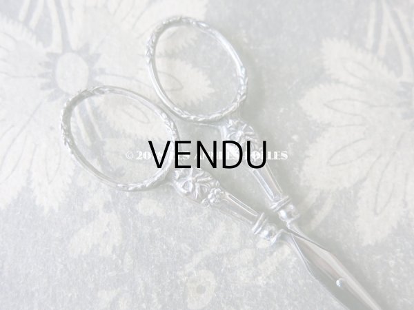 画像13: 1900年代 アンティーク シルバー製 リボン柄のソーイングセット 裁縫道具 (13)