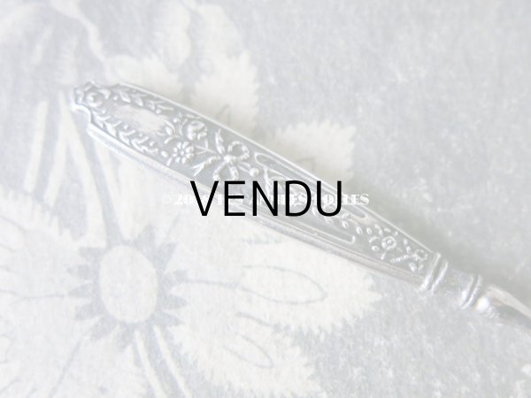 画像6: 1900年代 アンティーク シルバー製 リボン柄のソーイングセット 裁縫道具 (6)