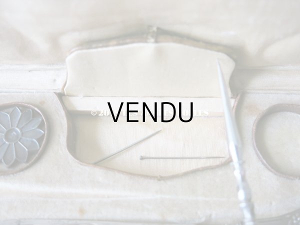 画像3: 1900年代 アンティーク シルバー製 リボン柄のソーイングセット 裁縫道具 (3)