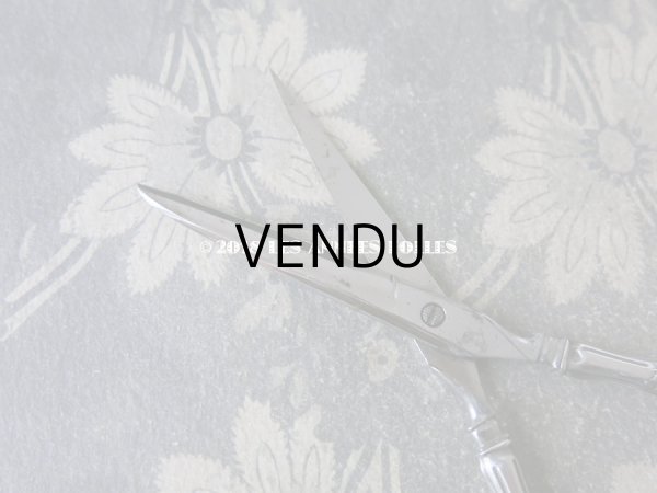 画像15: 1900年代 アンティーク シルバー製 リボン柄のソーイングセット 裁縫道具 (15)