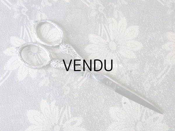 画像14: 1900年代 アンティーク シルバー製 リボン柄のソーイングセット 裁縫道具 (14)