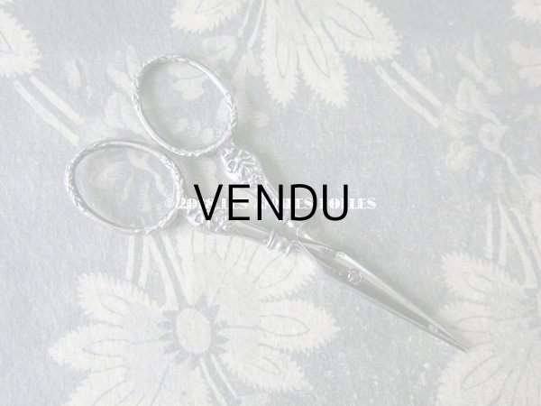 画像10: 1900年代 アンティーク シルバー製 リボン柄のソーイングセット 裁縫道具 (10)