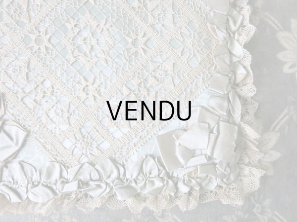 画像9: 19世紀末 アンティーク シルク製 ハンキーケース グレイッシュブルー ハンカチ用ポシェット  (9)