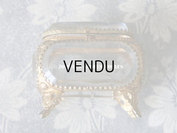 画像6: アンティーク 小さなジュエリーボックス　淡いグレイッシュブルーのシルク製クッション (6)