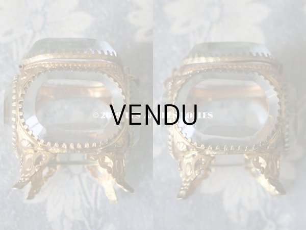 画像8: アンティーク 小さなジュエリーボックス　淡いグレイッシュブルーのシルク製クッション (8)